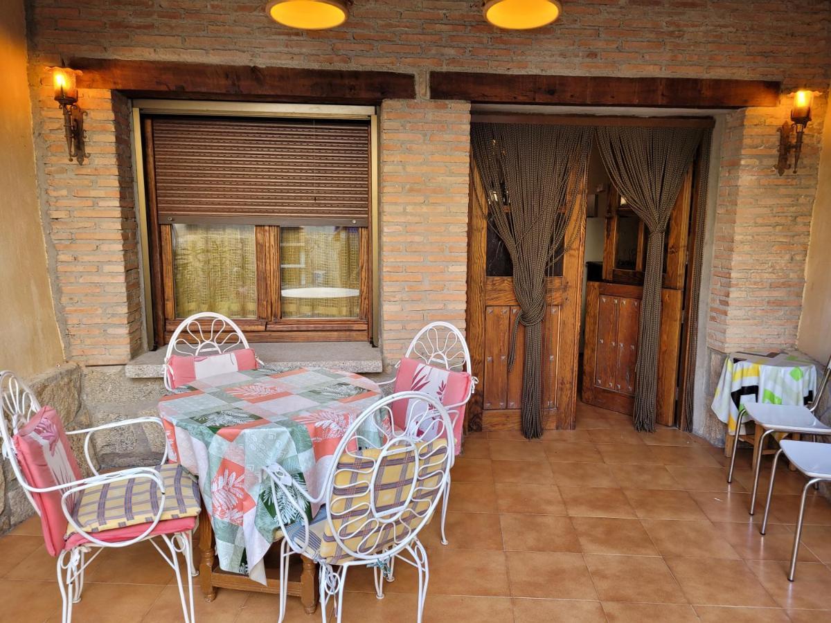 Casa Rural La Vid Cadalso de los Vidrios Bagian luar foto