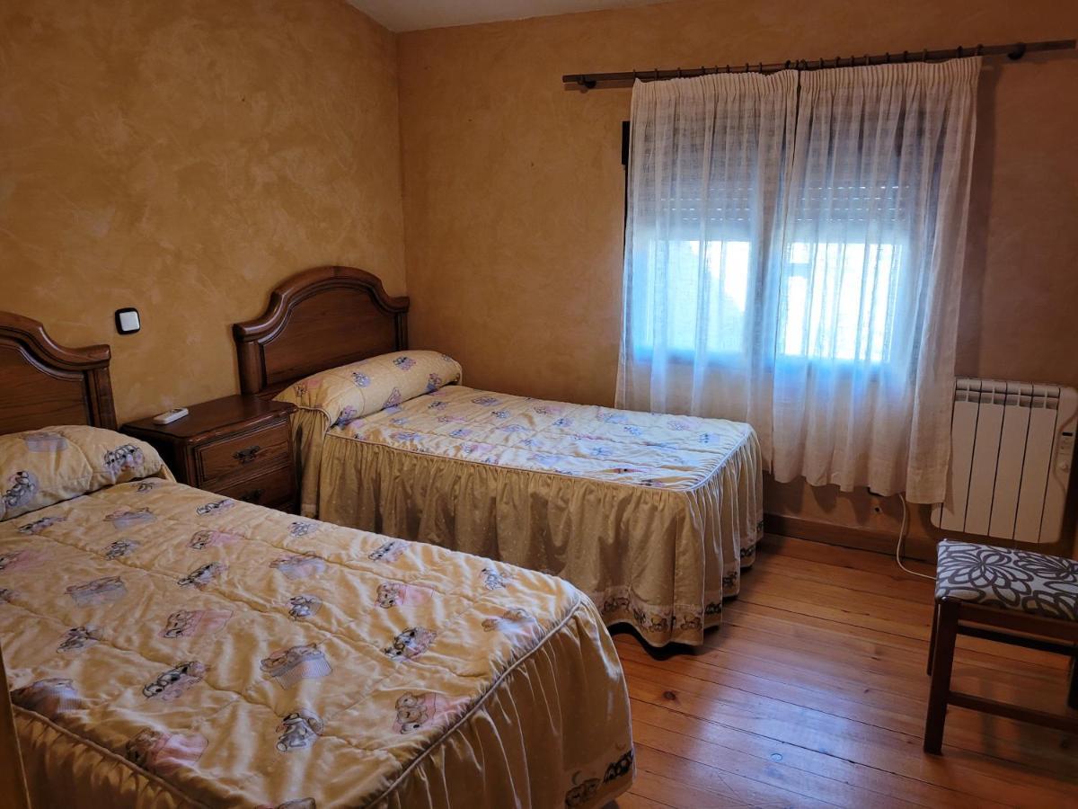 Casa Rural La Vid Cadalso de los Vidrios Bagian luar foto